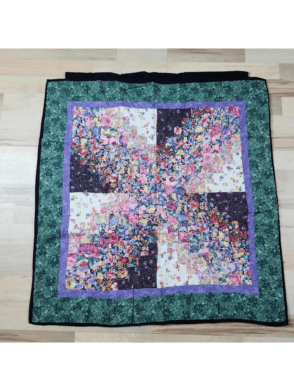 Beautiful Handmade Floral Patchwork Quilt 33 x 34 inches Wall Hanging